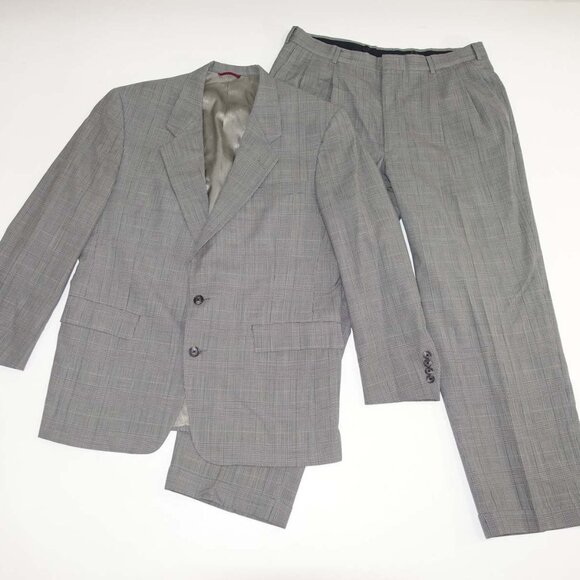 Hart Schaffner Marx Men's 2 Button Suit Size 42 Regular 35 x 29 Gray 100% Wool - Picture 1 of 15